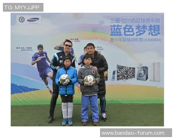 老年足球梦扮演青春岁月挑战自我重拾激情与快乐