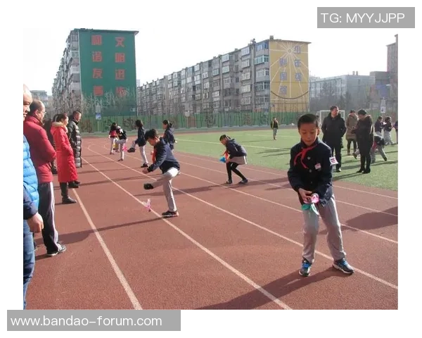 聚宝山足球场周边美食与休闲活动推荐，尽享运动与生活的完美结合